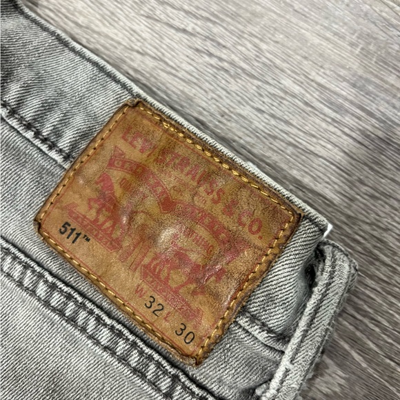 Grey Washed Levi Jeans - Picture 4 of 4